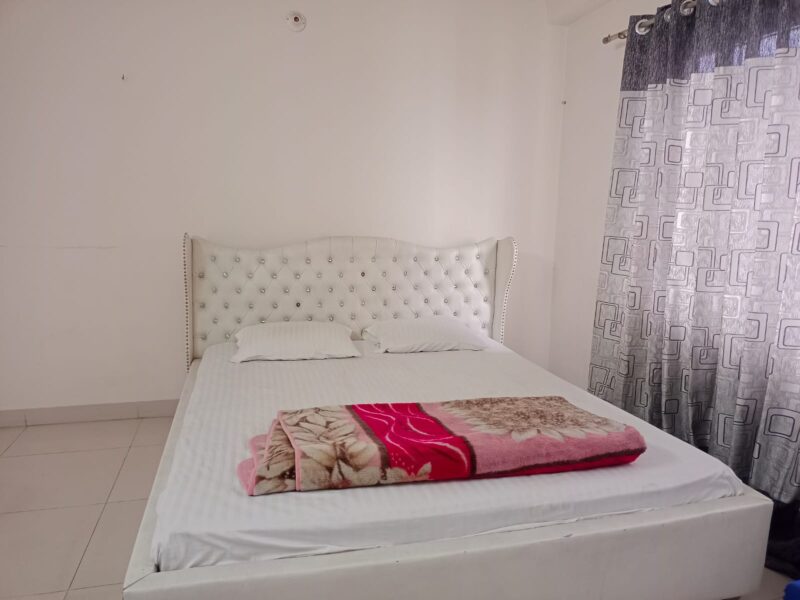 Lavish Fully Furnished Apartment up for Grab
