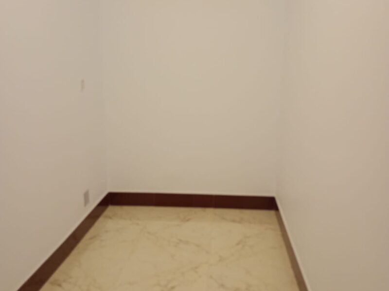 Big Commercial Space Available in Gulshan 2