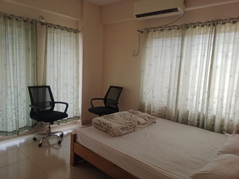 Lavish Fully Furnished Apartment up for Grab