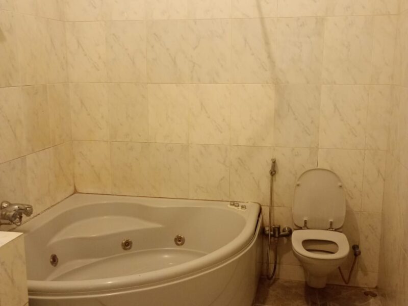 Big Commercial Space Available in Gulshan 2